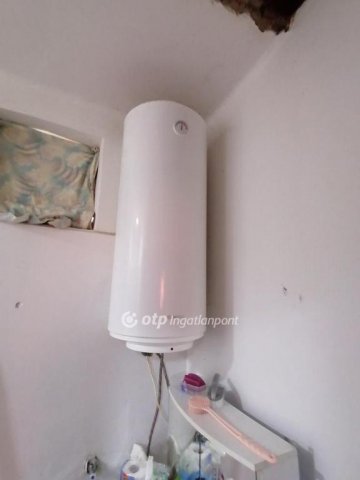 Eladó családi ház, Szolnokon 24.9 M Ft, 2+1 szobás