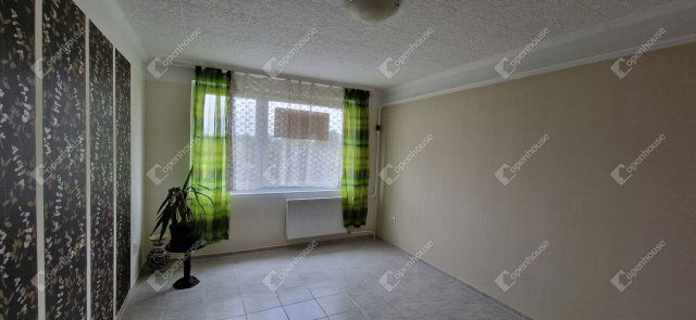 Eladó panellakás, Győrött 34.99 M Ft, 1 szobás