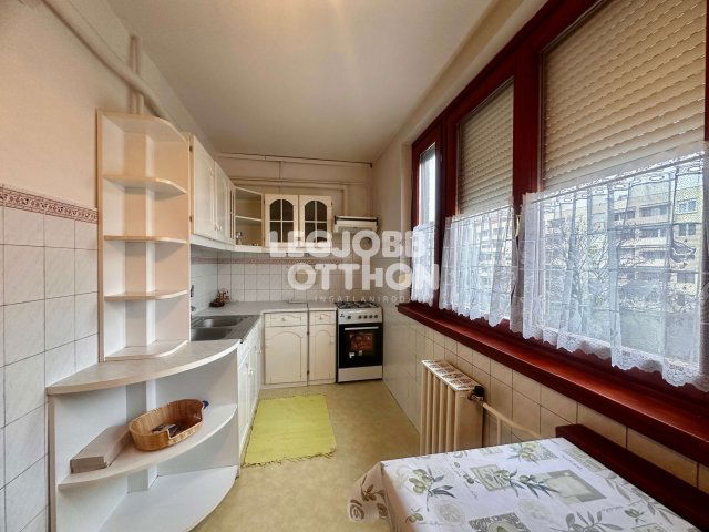 Eladó panellakás, Cegléden 48 M Ft, 2 szobás