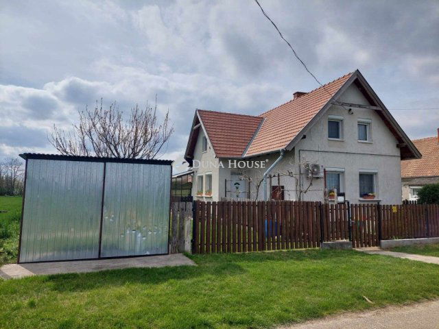Eladó családi ház, Tolnanémedin 40 M Ft, 4 szobás