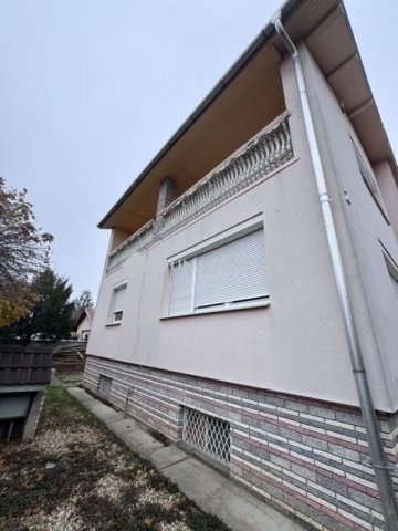 Eladó családi ház, Vecsésen 149.99 M Ft, 5 szobás