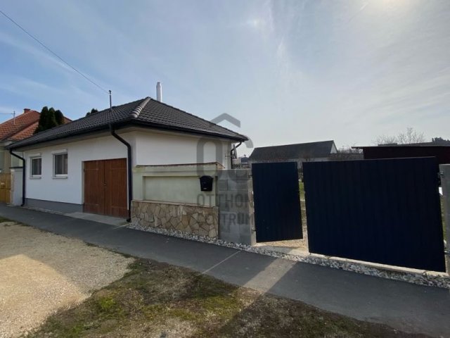 Eladó családi ház, Kunszigeten 64.999 M Ft, 2 szobás