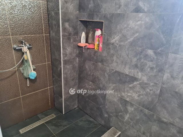 Eladó családi ház, Érden 117 M Ft, 6 szobás