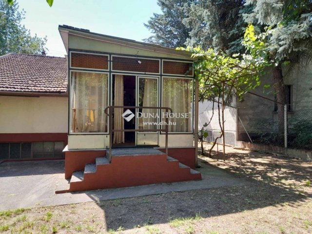 Eladó nyaraló, Lakitelken 19.99 M Ft, 3 szobás