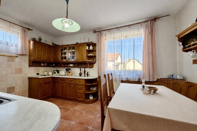 Eladó családi ház, Enyingen 59.99 M Ft, 7 szobás