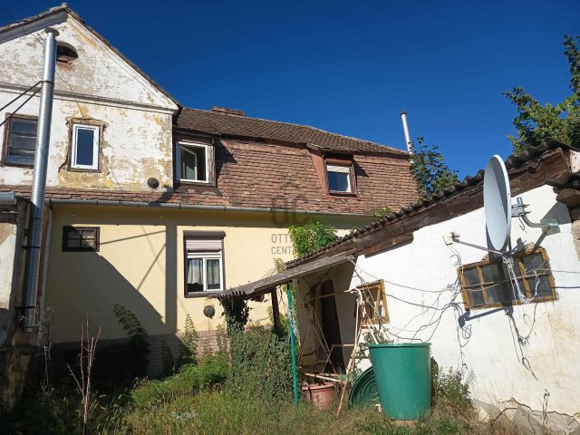 Eladó sorház, Pécsett 15.8 M Ft, 3 szobás / költözzbe.hu
