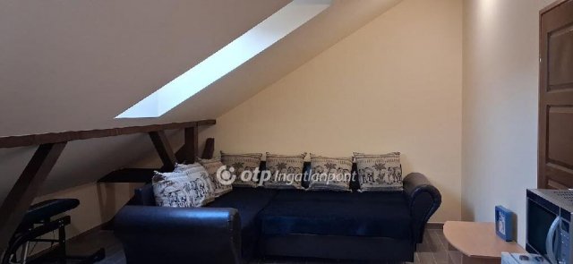 Kiadó téglalakás, albérlet, Szegeden 130 E Ft / hó, 1+1 szobás