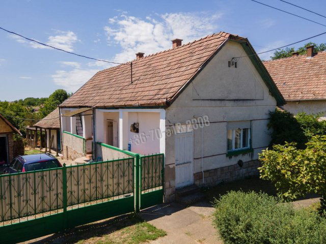 Eladó családi ház, Érsekvadkerten 17.9 M Ft, 3 szobás