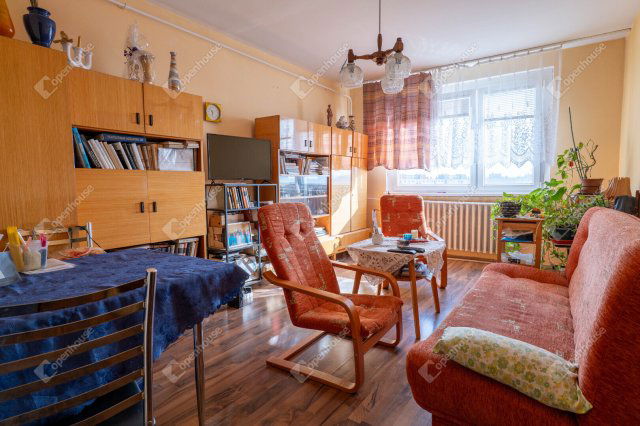 Eladó panellakás, Szegeden 44.98 M Ft, 3 szobás