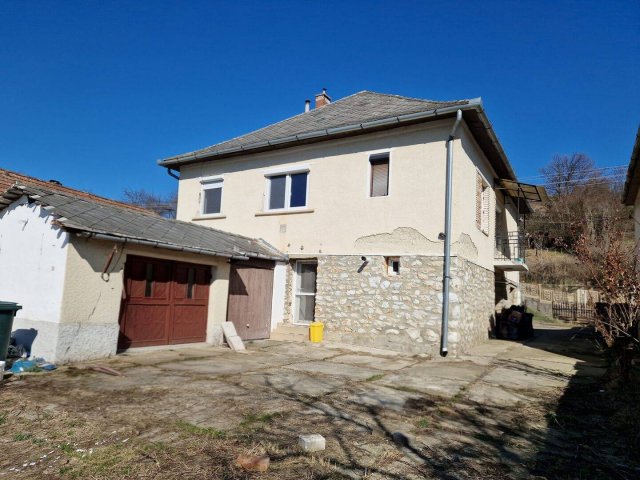 Eladó családi ház, Borsodnádasdon 17 M Ft, 5+1 szobás