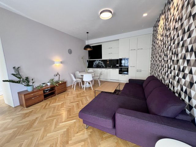 Kiadó téglalakás, albérlet, Budapesten, V. kerületben, 3 szobás