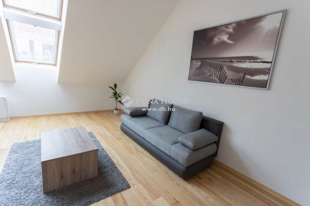 Eladó téglalakás, Budapesten, VII. kerületben 139 M Ft, 3 szobás