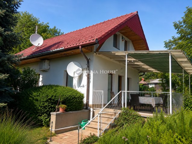 Eladó családi ház, Balatonfűzfőn, Domb utcában 98 M Ft