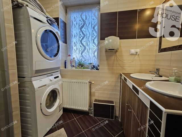 Eladó családi ház, Kecskeméten 89.8 M Ft, 3 szobás