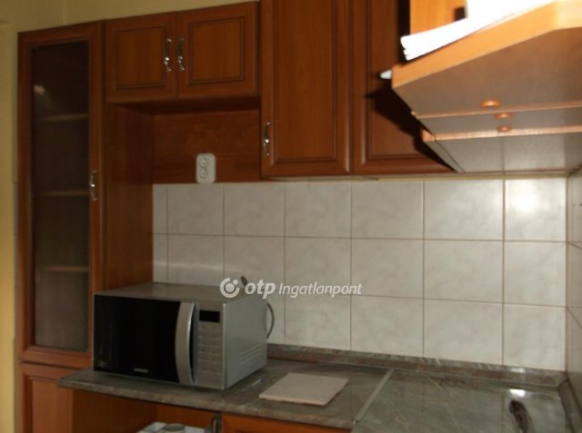 Eladó családi ház, Gyöngyösön 39.9 M Ft, 1 szobás