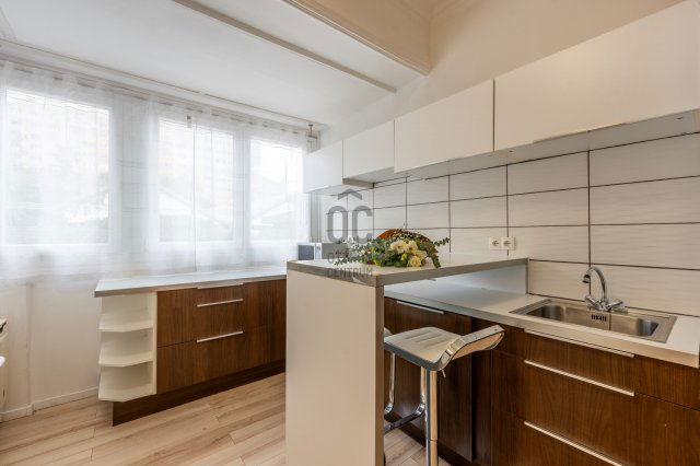 Eladó téglalakás, Budapesten, III. kerületben, Verőfény utcában