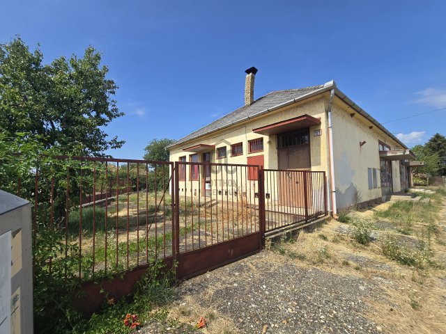 Eladó ipari ingatlan, Karácsondon 21.99 M Ft
