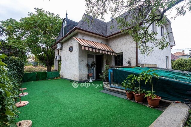 Eladó családi ház, Budapesten, XV. kerületben 160 M Ft