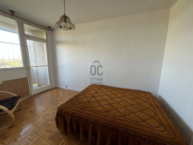 Eladó panellakás, Debrecenben 59.99 M Ft, 4 szobás