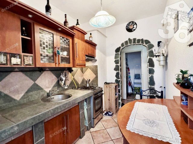 Eladó téglalakás, Kecskeméten 48.5 M Ft, 2 szobás