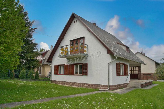 Eladó nyaraló, Balatonalmádiban, Alpár Ignác utcában 140 M Ft