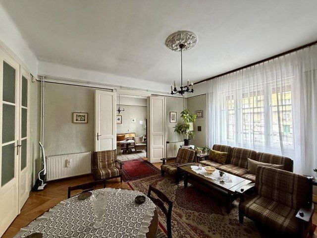 Eladó téglalakás, XI. kerületben, Kosztolányi Dezső téren