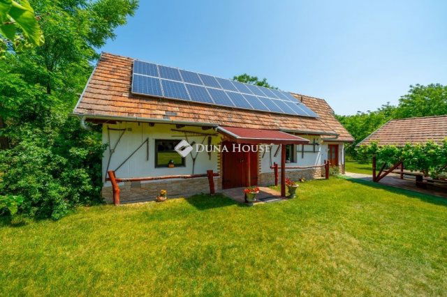 Eladó mezogazdasagi ingatlan, Pusztavacson 260 M Ft, 4 szobás