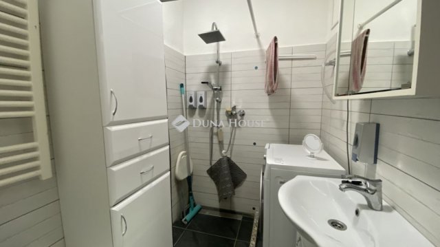 Eladó családi ház, Tápióbicskén 36.5 M Ft, 2 szobás