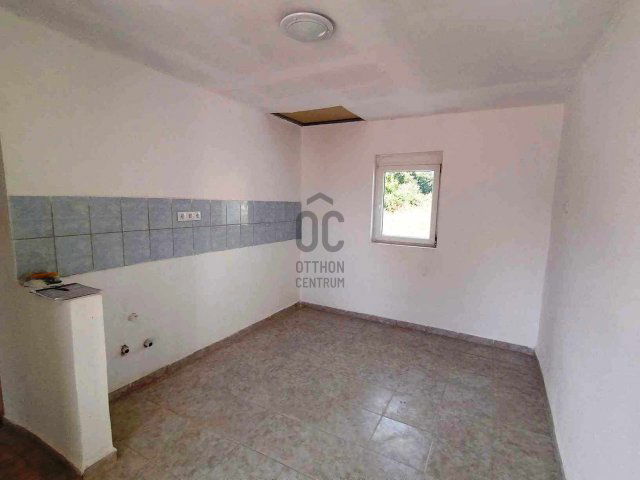 Eladó családi ház, Baksán 9.9 M Ft, 2 szobás