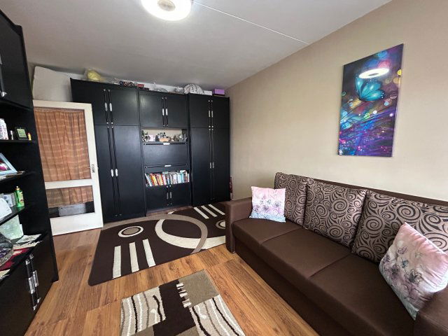 Eladó panellakás, Debrecenben, István úton 53 M Ft, 1+2 szobás