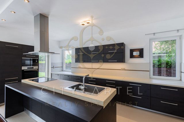 Eladó családi ház, Telkin 369 M Ft, 6 szobás