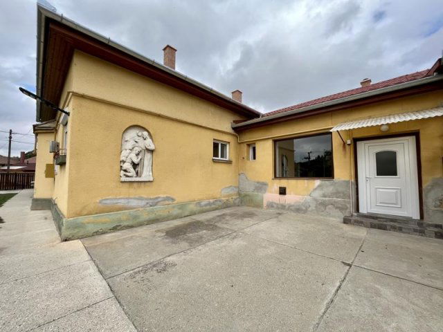 Eladó családi ház, Mezőtúron, Tündér utcában 25 M Ft