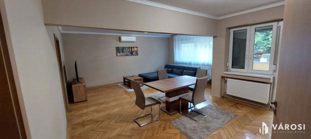 Kiadó téglalakás, albérlet, Debrecenben 360 E Ft / hó, 4 szobás