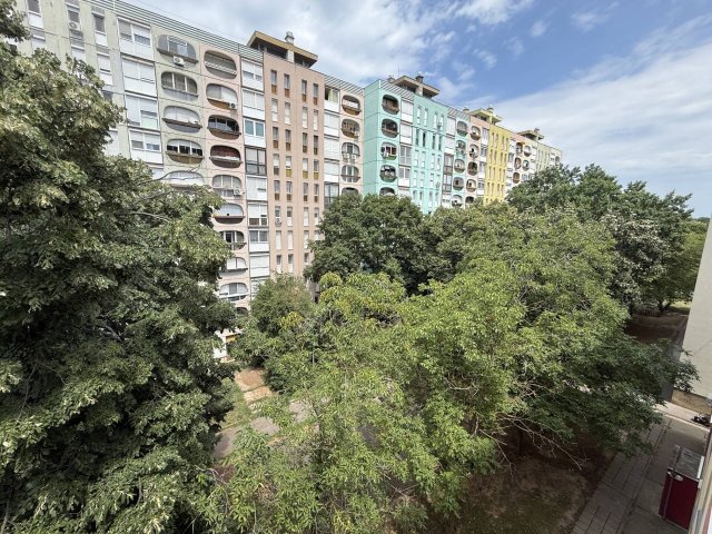 Eladó téglalakás, Pécsett 41.9 M Ft, 2 szobás