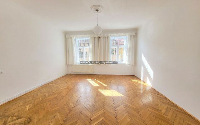 Eladó téglalakás, XV. kerületben, Arany János utcában