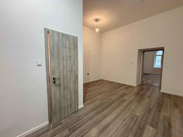 Eladó téglalakás, Budapesten, VI. kerületben, Weiner Leó utcában