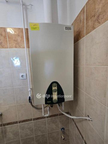 Eladó téglalakás, Pápán 33.49 M Ft, 1+1 szobás