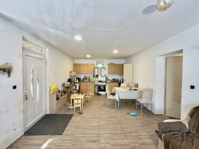 Eladó családi ház, Kókán 39.9 M Ft, 5 szobás