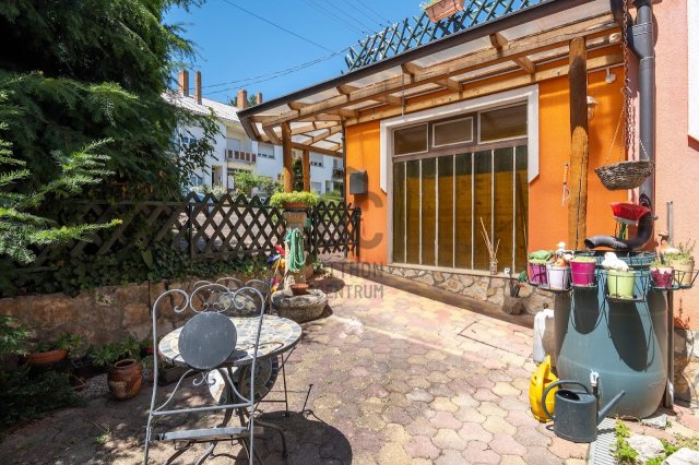 Eladó téglalakás, Szekszárdon, Cseri János utcában 120 M Ft