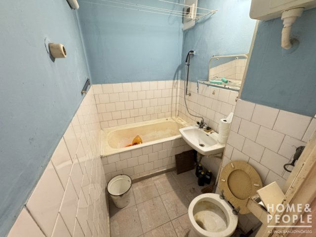 Eladó téglalakás, Szegeden 33.99 M Ft, 1+1 szobás