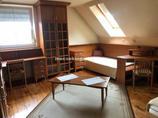 Kiadó téglalakás, albérlet, Pécsett 50 E Ft / hó, 1 szobás