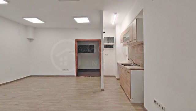 Kiadó iroda, Miskolcon 80 E Ft / hó, 1 szobás