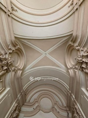 Eladó téglalakás, Budapesten, V. kerületben 164.9 M Ft, 2 szobás