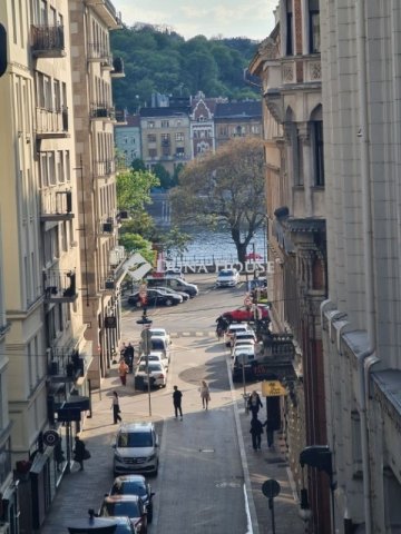 Eladó téglalakás, Budapesten, V. kerületben 225 M Ft, 2 szobás
