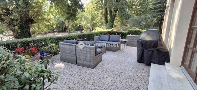 Eladó családi ház, Leányfaluban 275 M Ft, 5 szobás