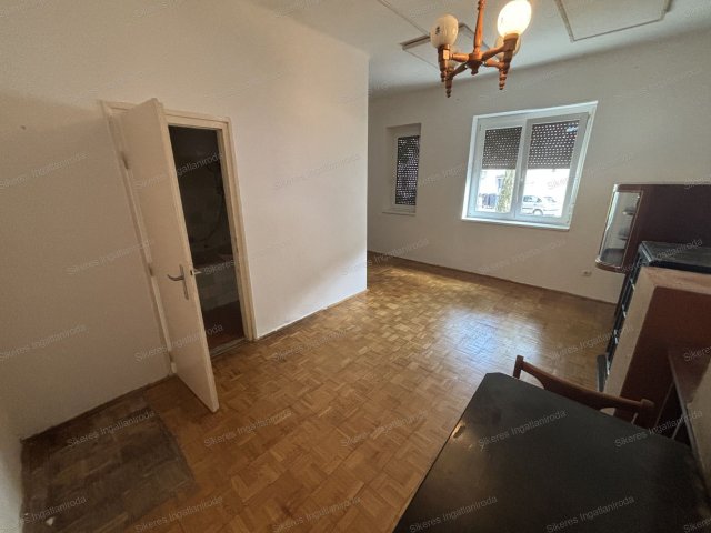 Eladó téglalakás, Oroszlányban 29 M Ft, 2 szobás