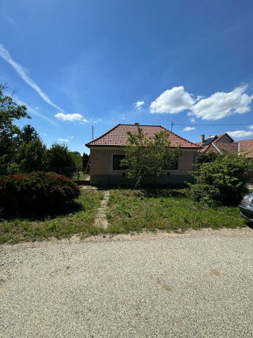 Eladó családi ház, Gércén 39.99 M Ft, 3+1 szobás