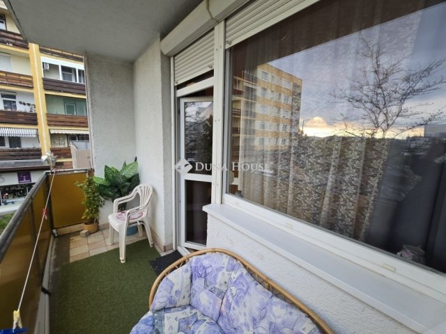 Eladó téglalakás, Veszprémben 45.9 M Ft, 2 szobás