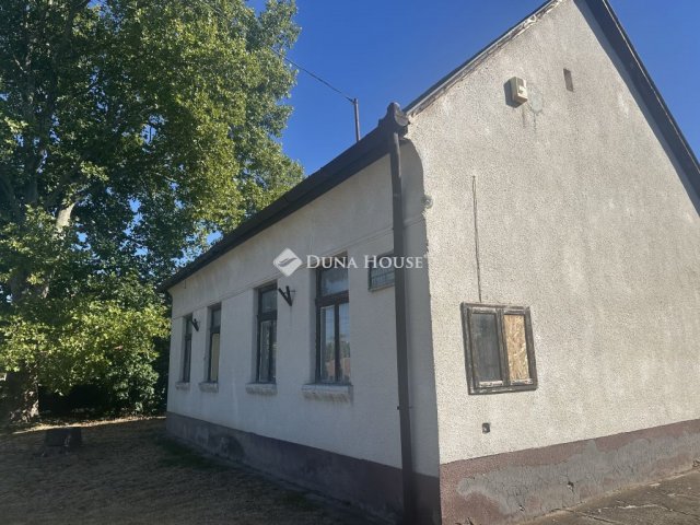 Eladó családi ház, Vértesacsán 79.9 M Ft, 3 szobás