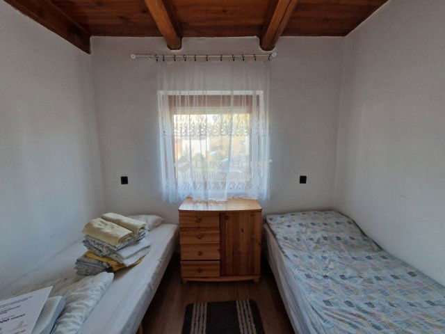 Eladó családi ház, Abaligeten 44.9 M Ft, 5 szobás